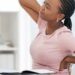 mujer con problemas de columna